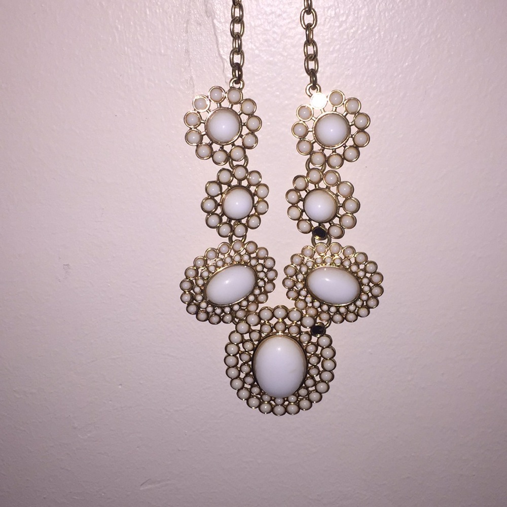 FRANCESCAS gold & white round statement necklace